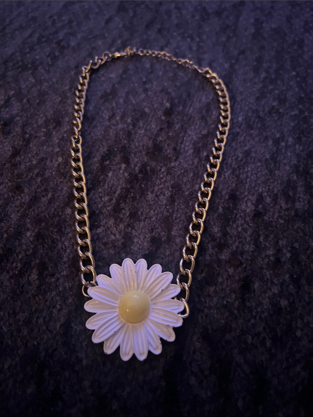 Gold Chain Daisy Necklace with White Flower -